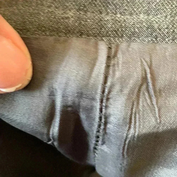 Femme  charcoal grey pencil skirt w 2 front pockets and back zipper & slit - Picture 6 of 8